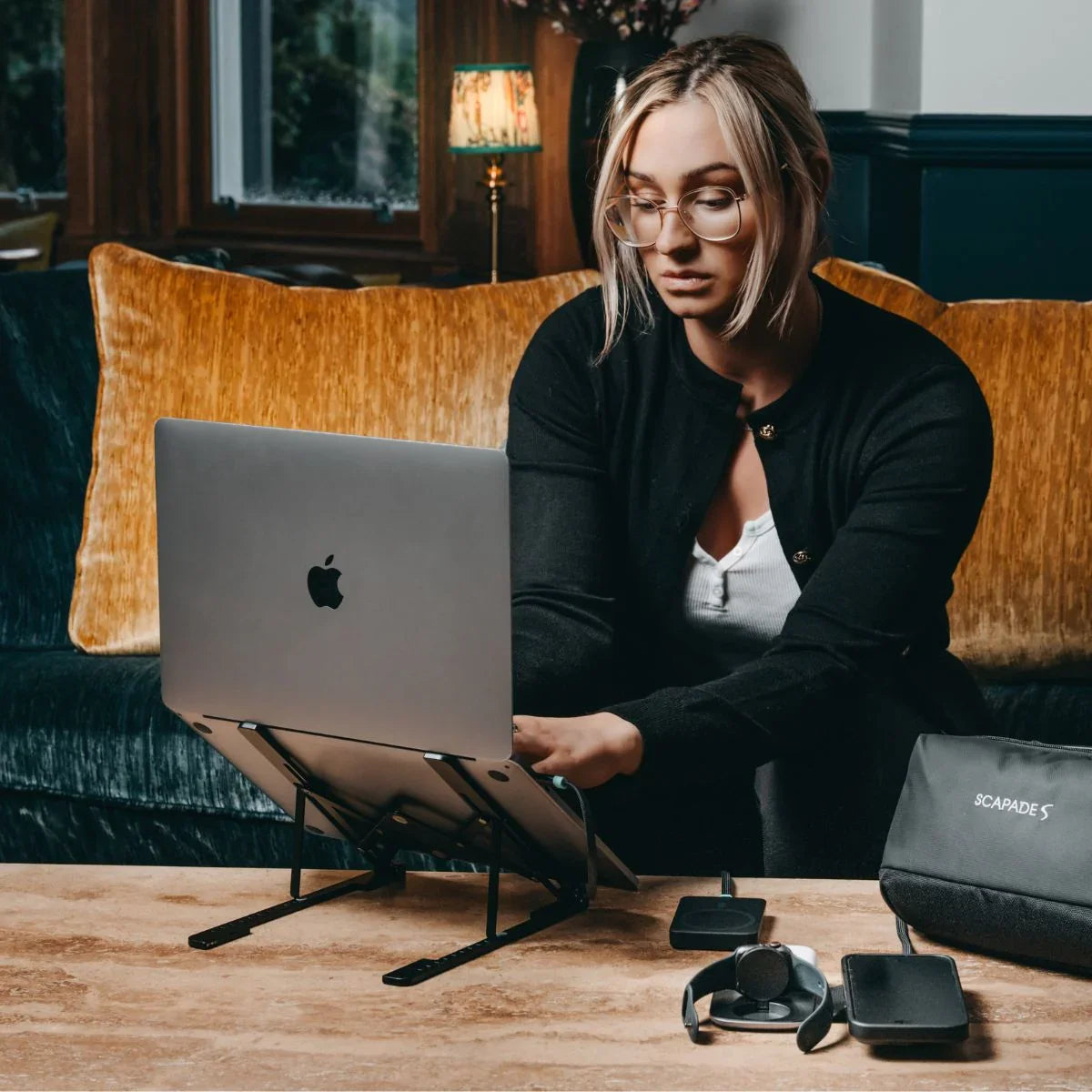 AirStand Pro – Zusammenklappbarer Laptop-Ständer mit verstellbaren Höhen