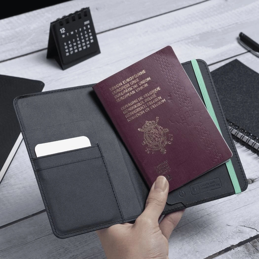 AirPass – Passport Wallet Compatible with Apple Find My™️