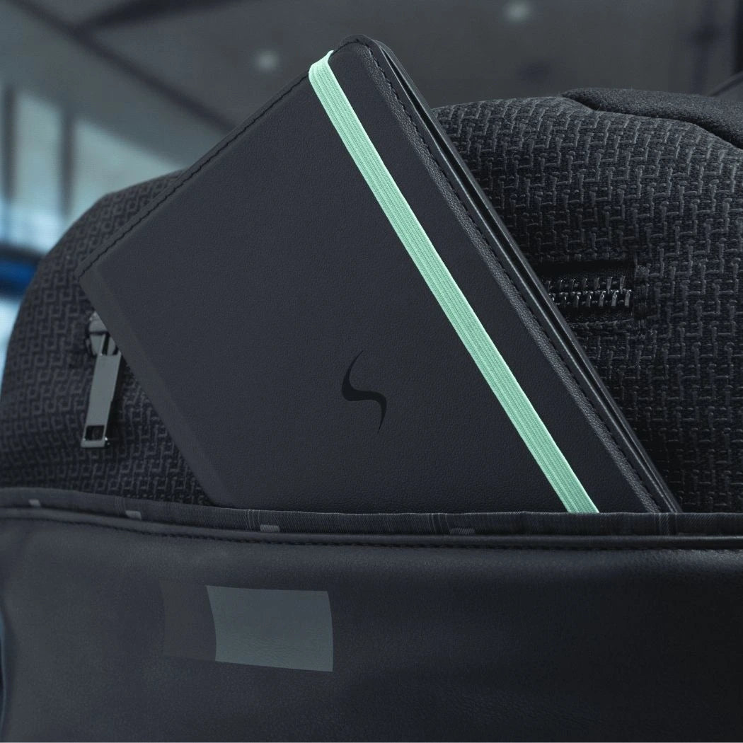 AirPass – Passport Wallet Compatible with Apple Find My™️