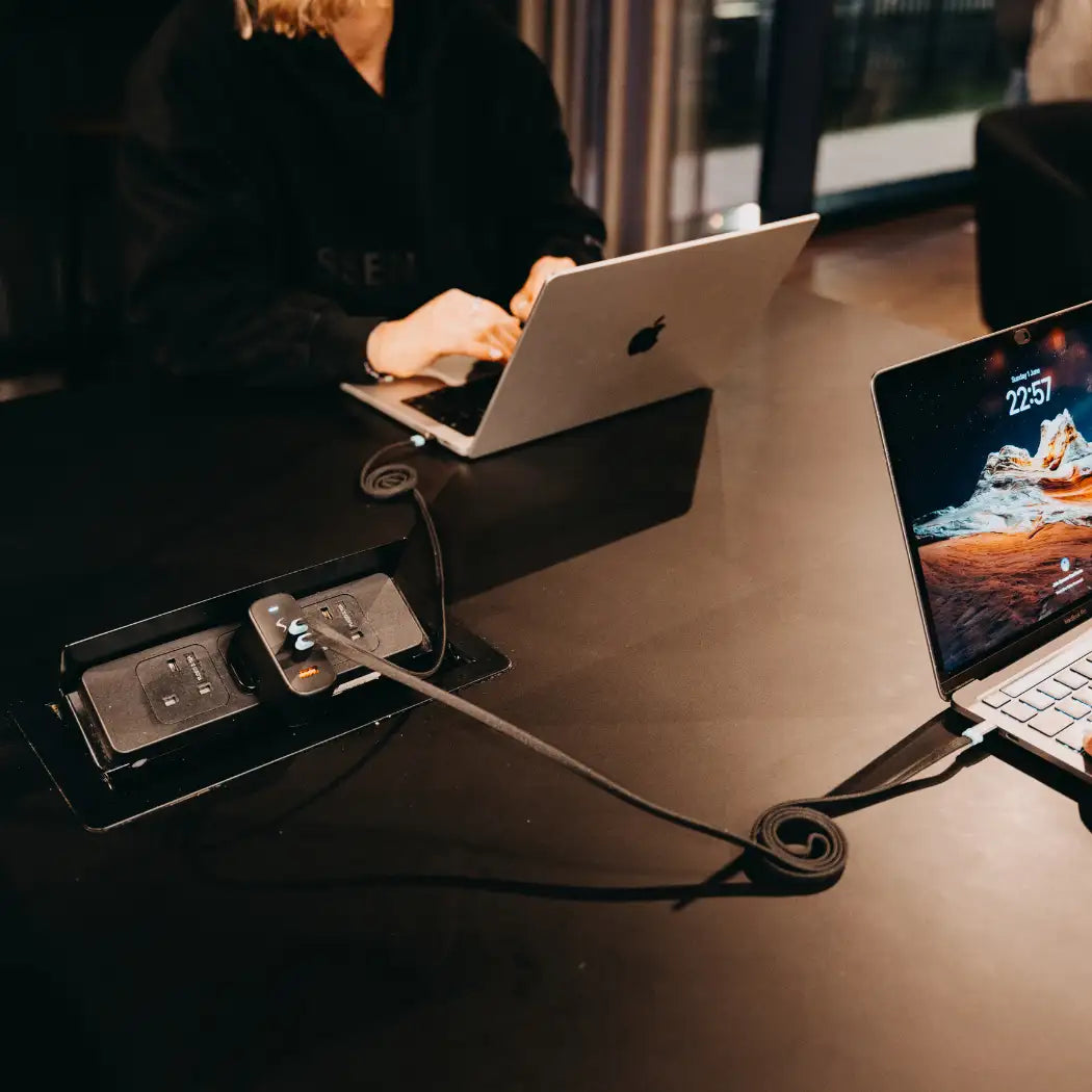 AirPower – 65W PD Multi-USB Travel Charger with International Plugs